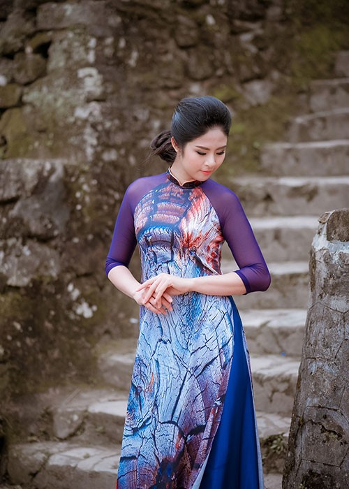 Ngoc Han Tu Anh dien ao dai trong cai lanh thau xuong-Hinh-4